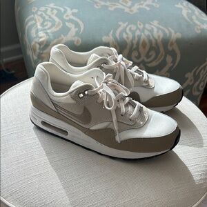 Nike Airmax White and Tan Sneakers